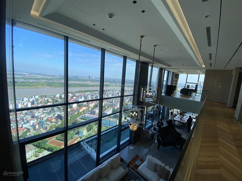 Bán căn duplex 3pn tầng cao view sông hồng .giá tốt tại noble crystal vào tiền 40% ký hđmb