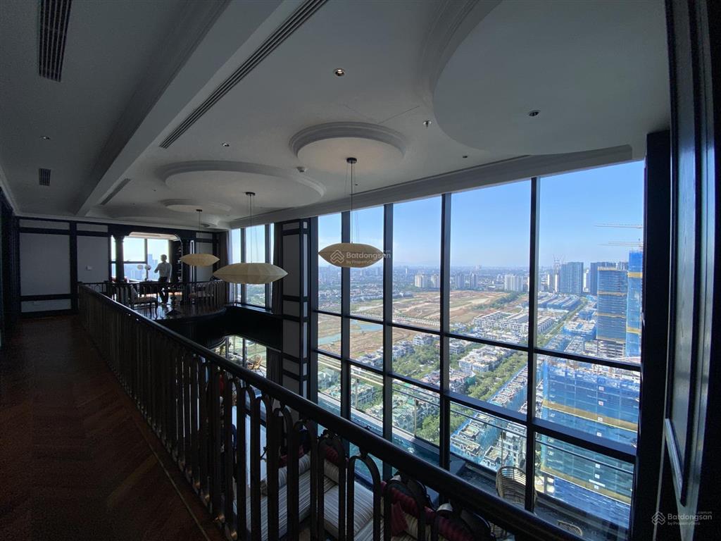 Bán căn duplex 3pn tầng cao view sông hồng .giá tốt tại noble crystal vào tiền 40% ký hđmb