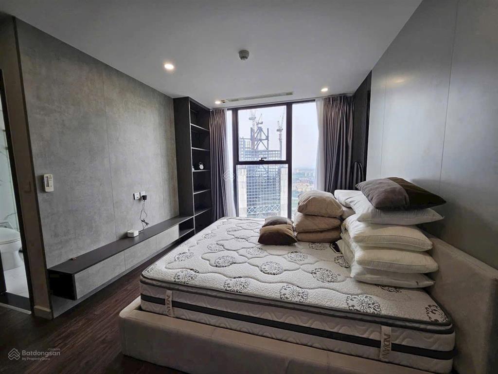 Bán căn hộ chung cư sunshine city tòa s4 tầng cao view sông hồng căn góc sổ đỏ giá 9 tỷ
