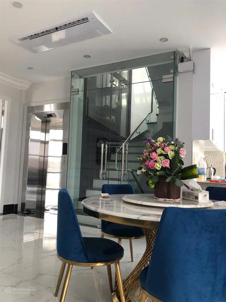 Shop view quảng trường bh03, dt 135m2, mặt tiền 9m, thang máy chỉ 25 tỷ