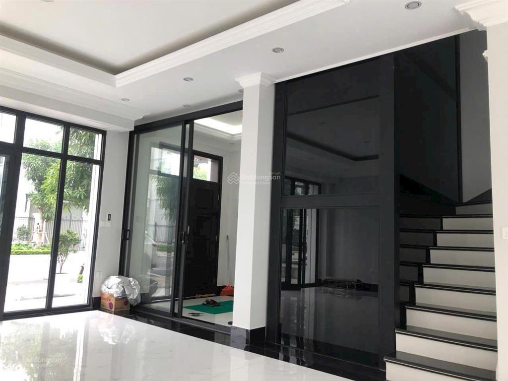 Shop view quảng trường bh03, dt 135m2, mặt tiền 9m, thang máy chỉ 25 tỷ