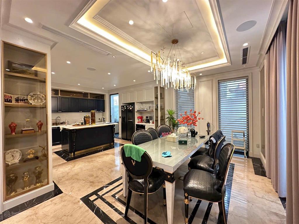 Chính chủ bán song lập 200m2  siêu đẹp  thang máy  nội thất 5 sao  chỉ 20,5 tỷ
