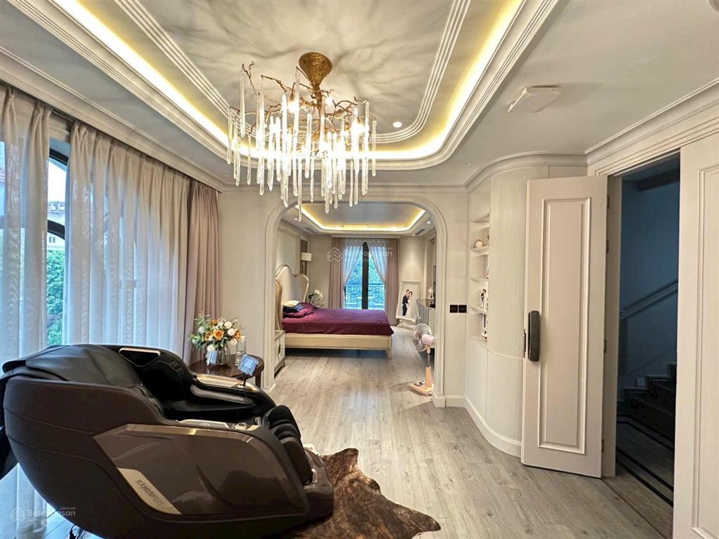 Chính chủ bán song lập 200m2  siêu đẹp  thang máy  nội thất 5 sao  chỉ 20,5 tỷ