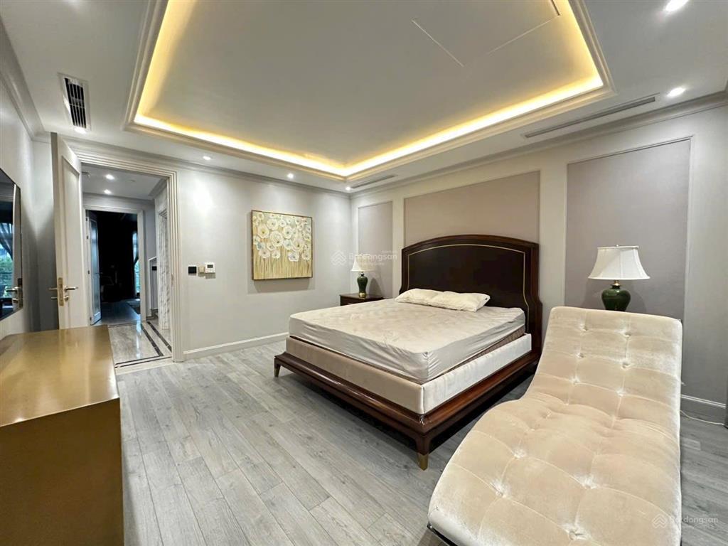 Chính chủ bán song lập 200m2  siêu đẹp  thang máy  nội thất 5 sao  chỉ 20,5 tỷ