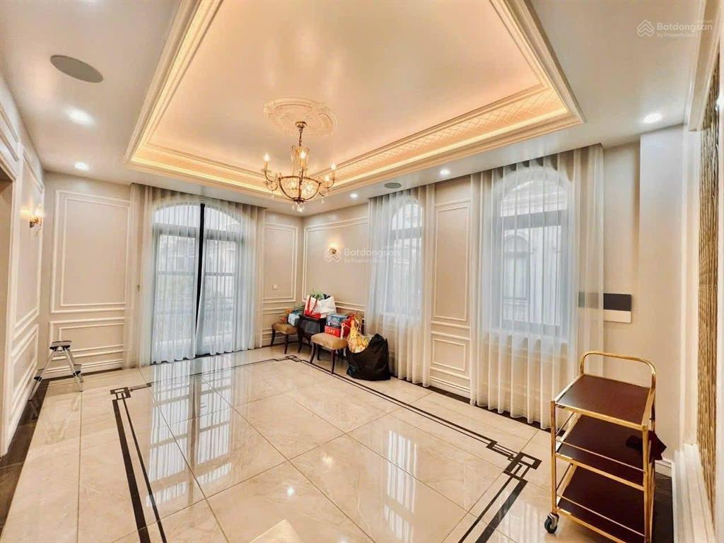 Đơn lập góc pari 405m2 giáp công viên view bể bơi thang máy full nội thất chỉ 59 tỷ