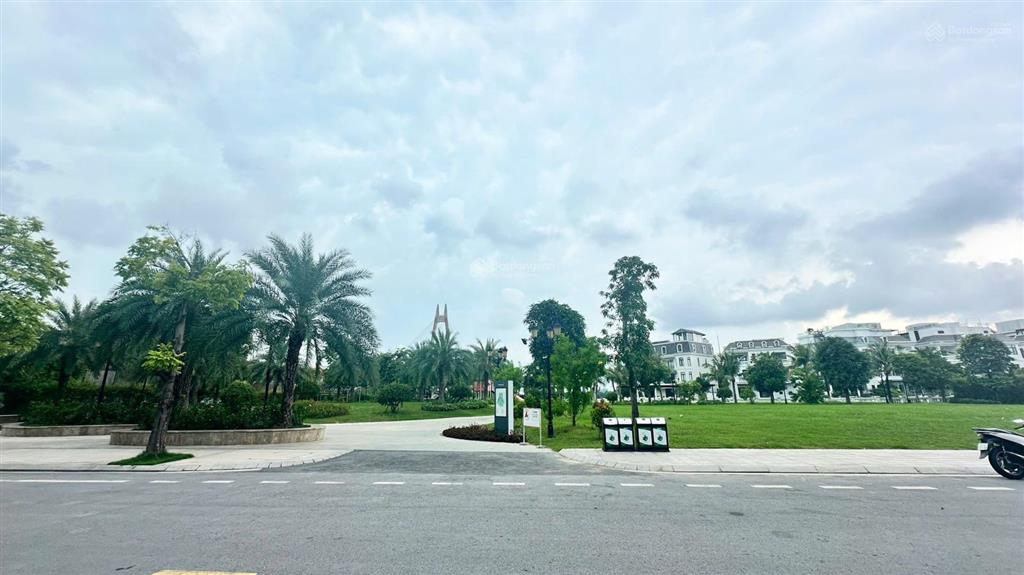 Liền kề xẻ khe venice 120m2  view công viên nhà thô  mặt tiền 8m  chỉ 19,3 tỷ
