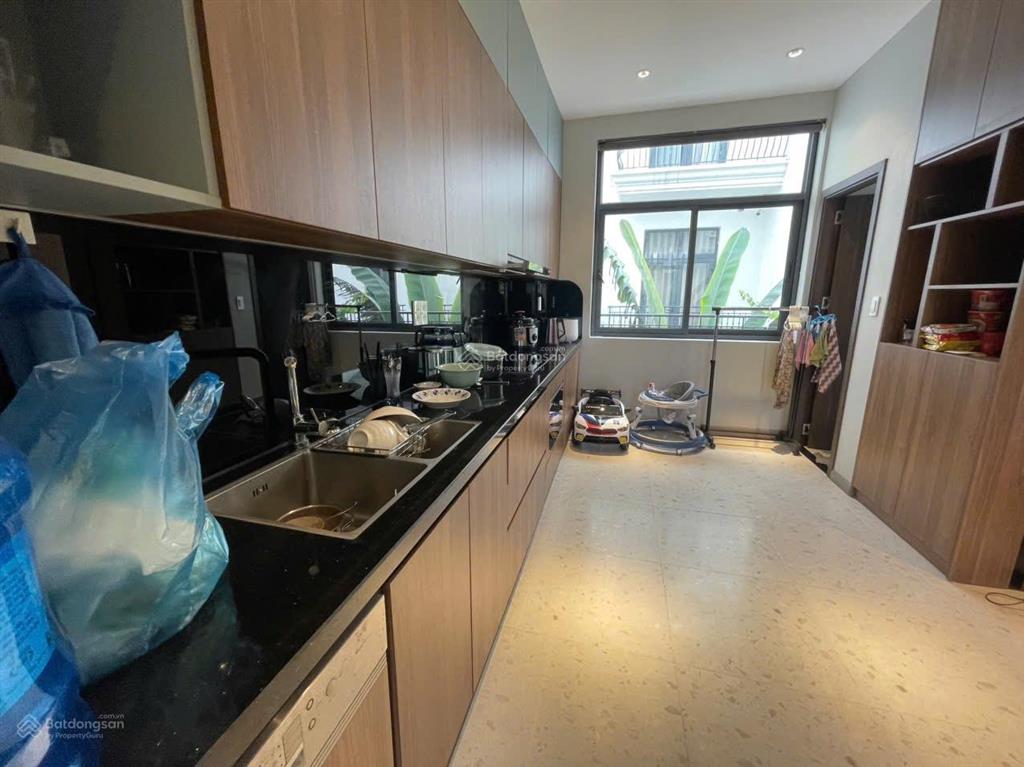 Hàng hiếm, liền kề 90m2, view công viên, hoàn thiện đẹp, giá 12,5 tỷ