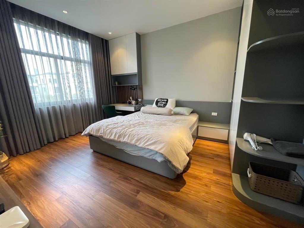 Hàng hiếm, liền kề 90m2, view công viên, hoàn thiện đẹp, giá 12,5 tỷ