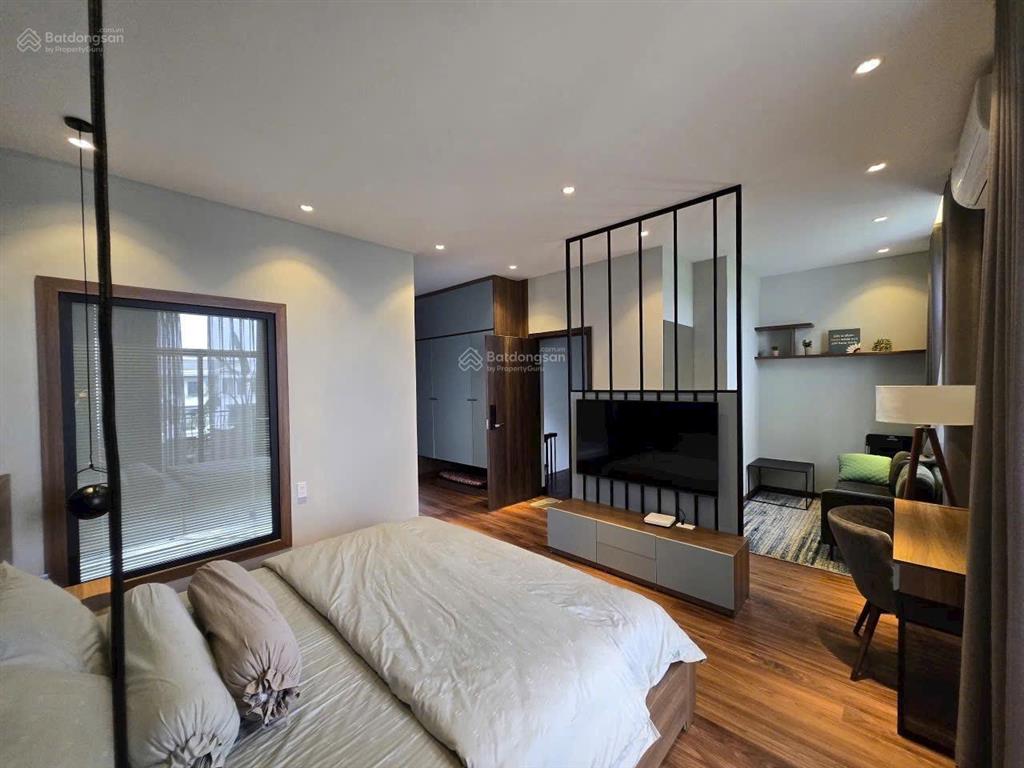 Hàng hiếm, liền kề 90m2, view công viên, hoàn thiện đẹp, giá 12,5 tỷ