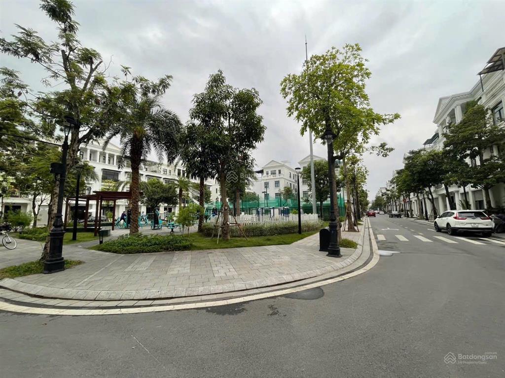 Hàng hiếm, liền kề 90m2, view công viên, hoàn thiện đẹp, giá 12,5 tỷ