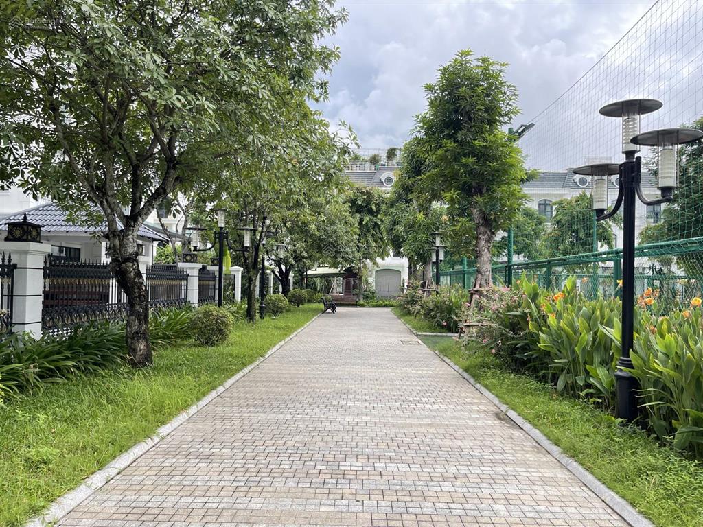 Chủ nhà bán gấp song lập paris 200m2, đủ nội thất, thang máy, chỉ 28,5 tỷ, bán nhanh