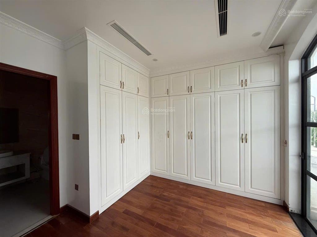 Chủ nhà bán gấp song lập paris 200m2, đủ nội thất, thang máy, chỉ 28,5 tỷ, bán nhanh