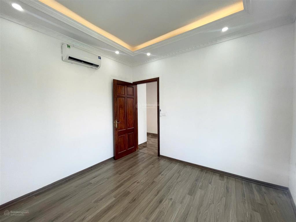 Cho thuê nhà ngõ 175/42 phố lạc long quân, tây hồ 45m2 xây 5 tầng giá 20 triệu/tháng