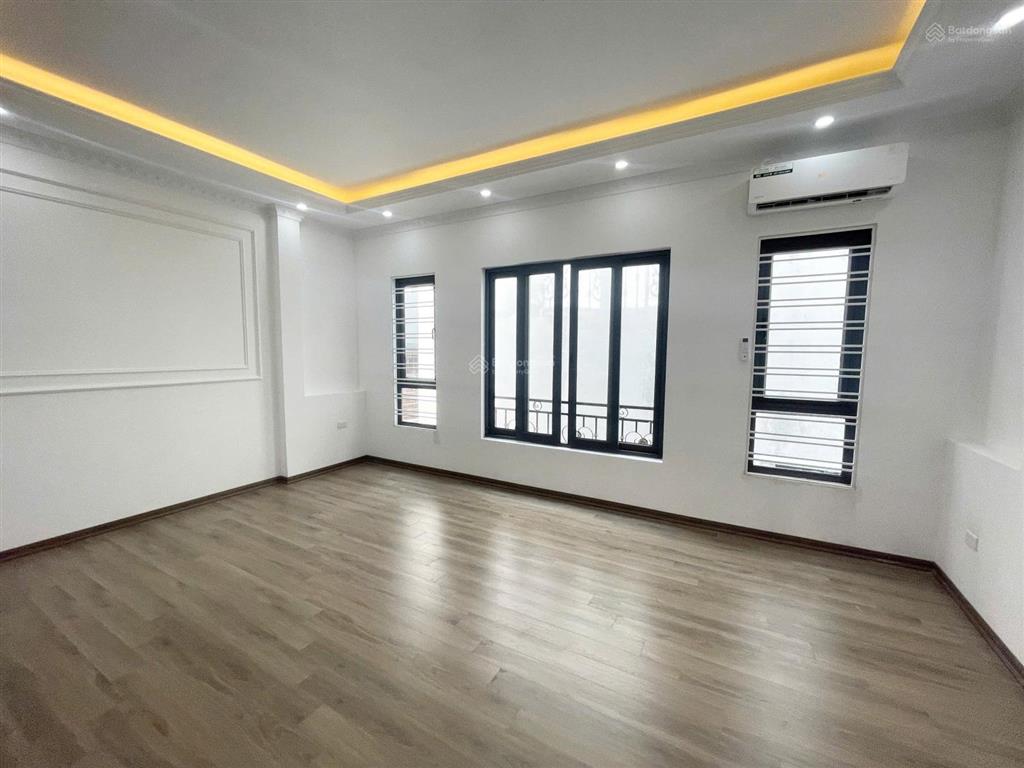 Cho thuê nhà ngõ 175/42 phố lạc long quân, tây hồ 45m2 xây 5 tầng giá 20 triệu/tháng