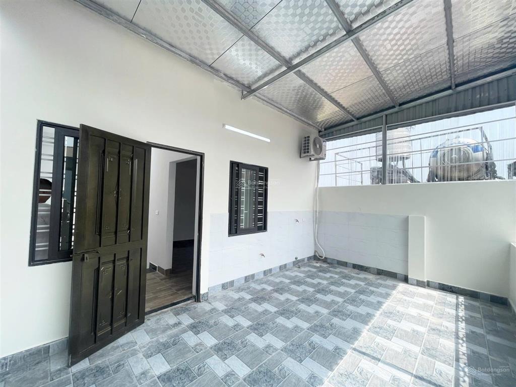 Cho thuê nhà ngõ 175/42 phố lạc long quân, tây hồ 45m2 xây 5 tầng giá 20 triệu/tháng