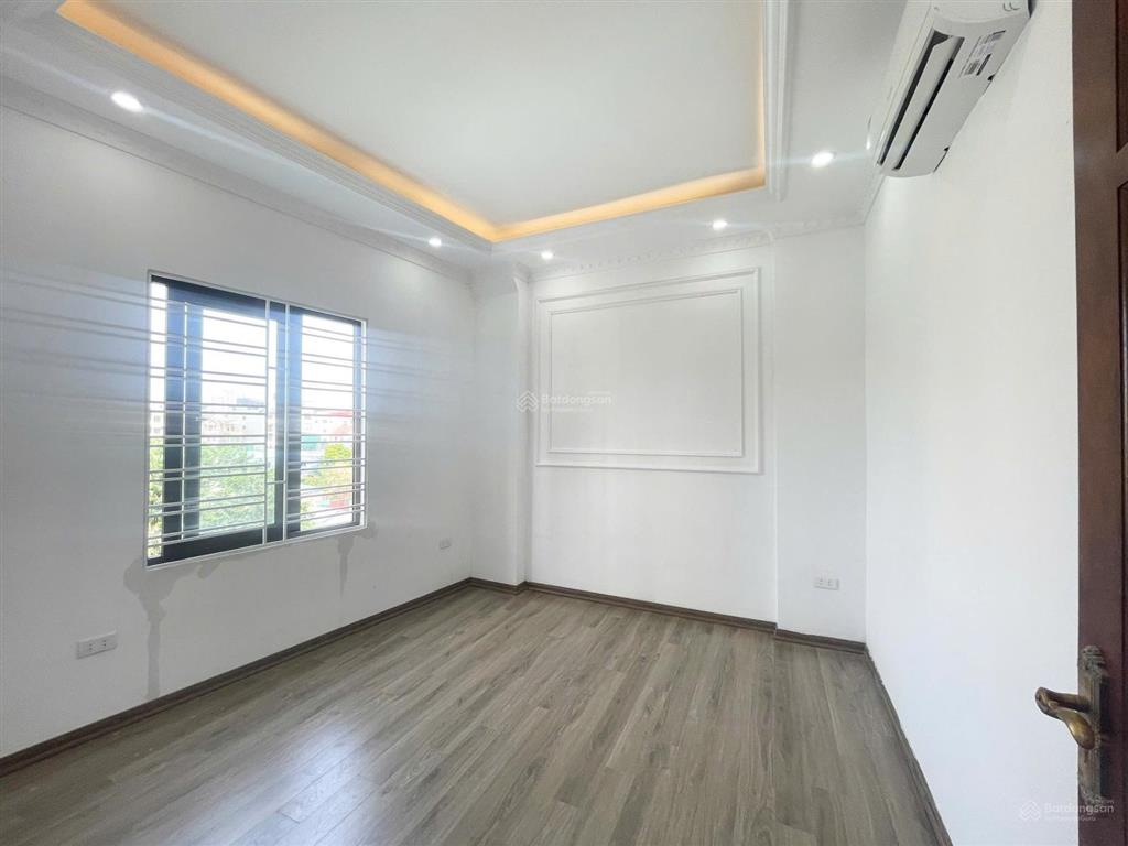 Cho thuê nhà ngõ 175/42 phố lạc long quân, tây hồ 45m2 xây 5 tầng giá 20 triệu/tháng