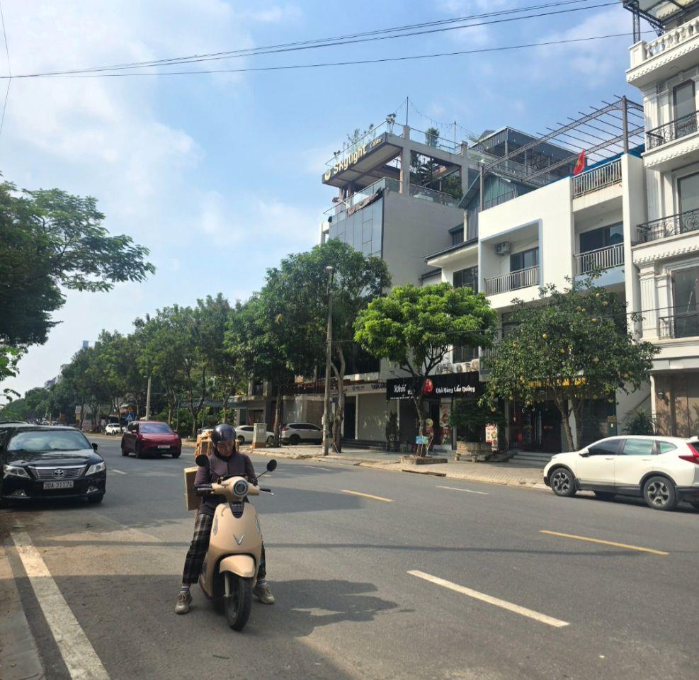 LK KĐT Hà Phong Vỉa hè đường Kinh Doanh + DT: 160m mặt tiền 8m xây 4.5 tầng. + Giá: 12.x tỷ ----------------------------