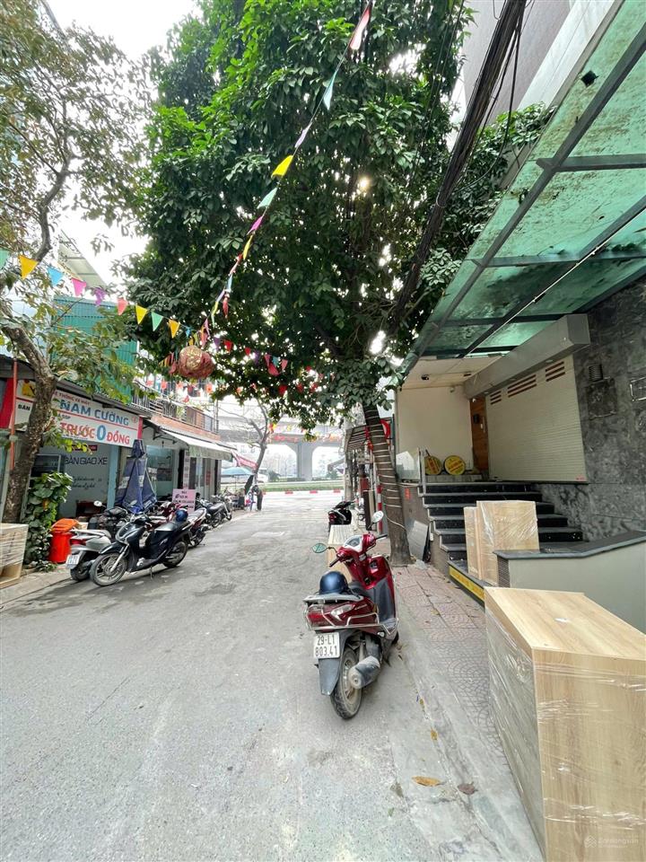 Bán nhà 7 tầng đường phạm văn đồng, cạnh kđt ciputra, lô góc 54,5m2 hướng đông nam.  0983 638 ***