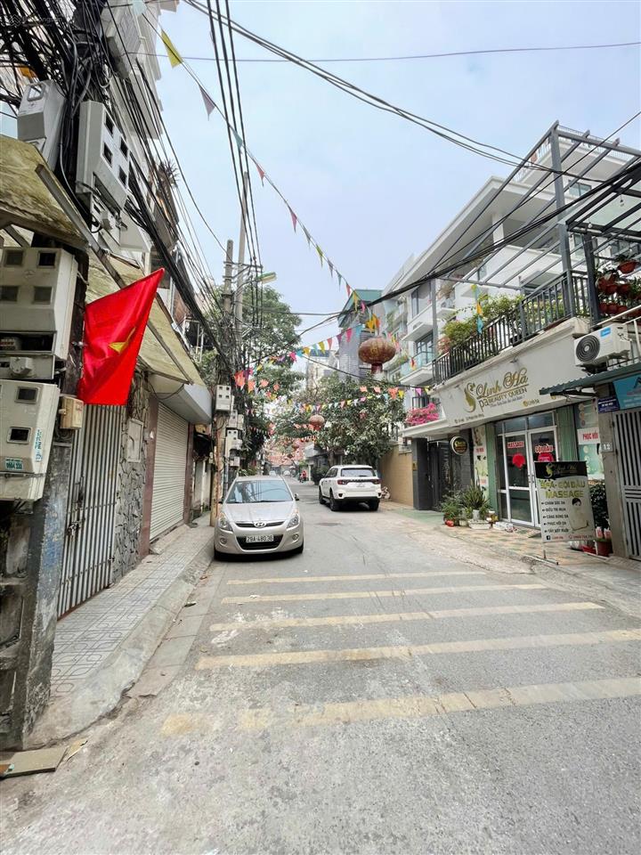 Bán nhà 7 tầng đường phạm văn đồng, cạnh kđt ciputra, lô góc 54,5m2 hướng đông nam.  0983 638 ***