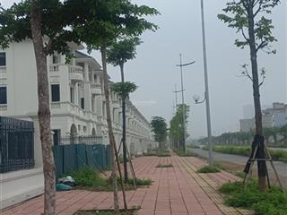 Bán biệt thự vườn cam dt 200m2 giá 130tr/m2