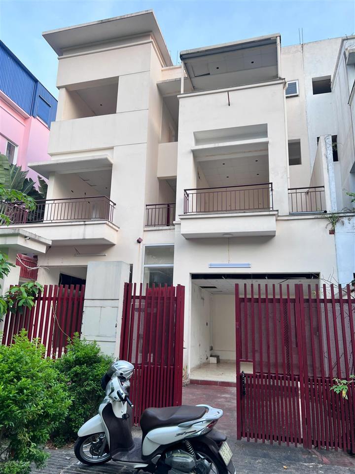 Cho thuê lô biệt thự 240m2 khu ngoại giao đoàn, phường xuân đỉnh, hà nội