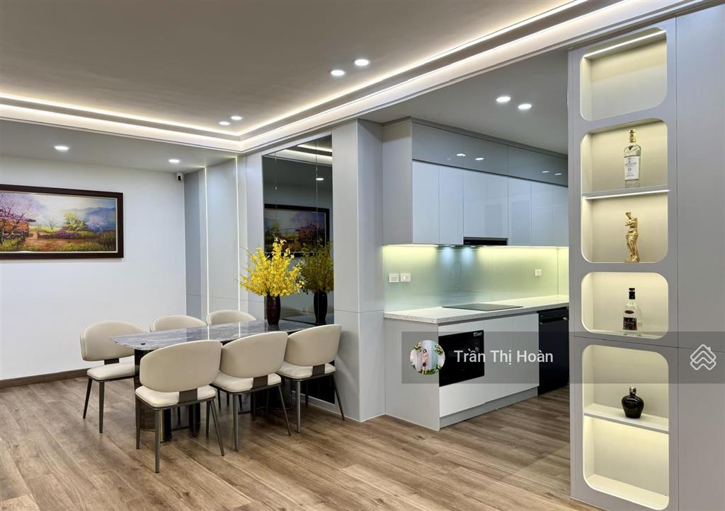 Chính chủ gửi bán căn hộ 3pn toà n04b ngoại giao đoàn, tầng 19 full nội thất như ảnh. 0977 434 ***