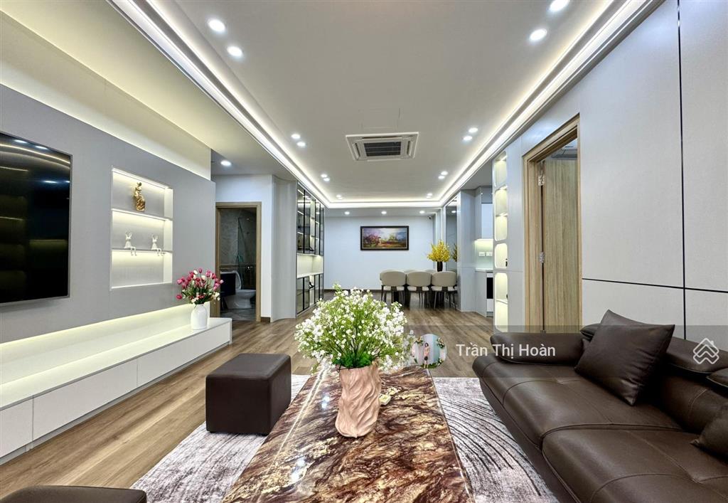 Chính chủ gửi bán căn hộ 3pn toà n04b ngoại giao đoàn, tầng 19 full nội thất như ảnh. 0977 434 ***