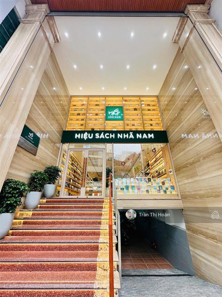 Bántoà nhà 135m2 x 9 tầng, 1 hầm mặt phố chùa láng sẵn dòng tiền ổn định 3 tỷ/năm. chỉ 110 tỷ có tl