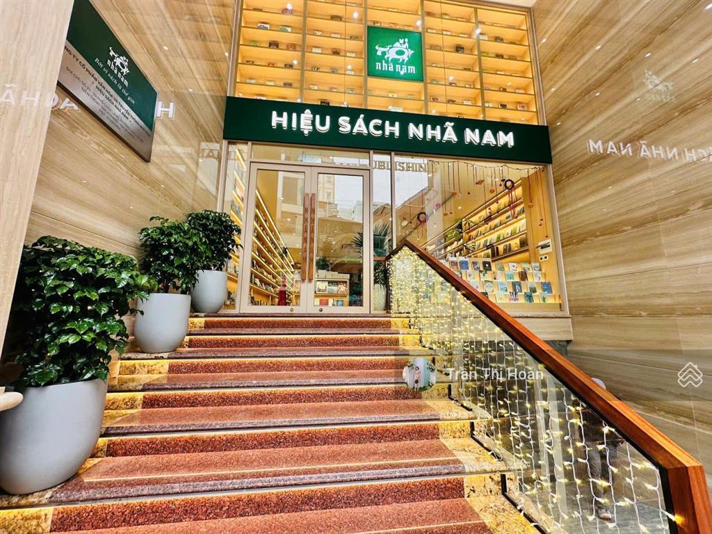 Bántoà nhà 135m2 x 9 tầng, 1 hầm mặt phố chùa láng sẵn dòng tiền ổn định 3 tỷ/năm. chỉ 110 tỷ có tl