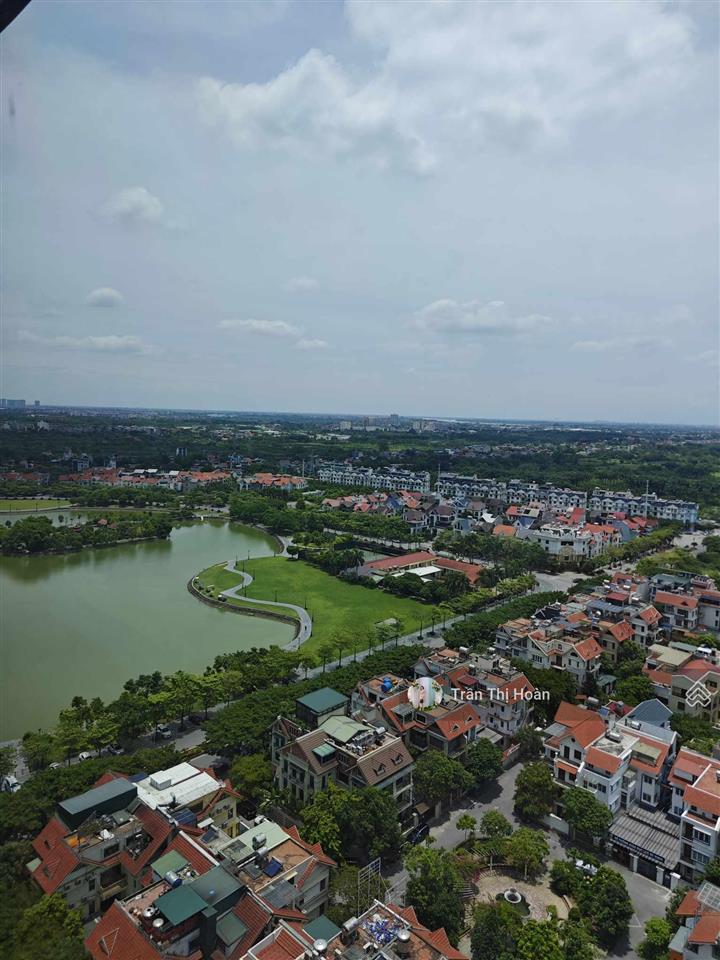 Chính chủ bán nhanh biệt thự mặt hồ thành phố giao lưu, 241m2 hai mặt đường trước sau. giá 114.5 tỷ