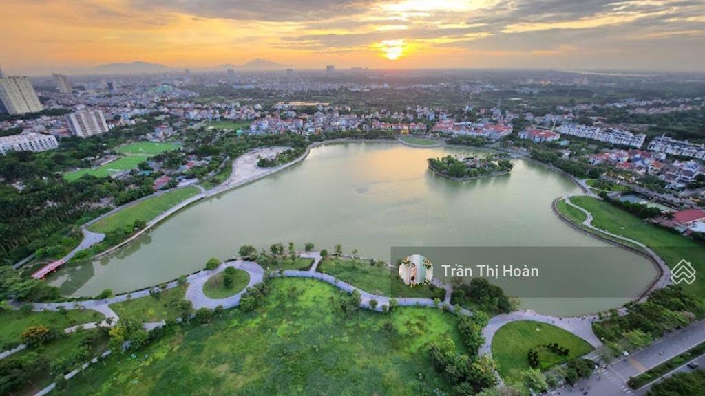 Chính chủ bán nhanh biệt thự mặt hồ thành phố giao lưu, 241m2 hai mặt đường trước sau. giá 114.5 tỷ