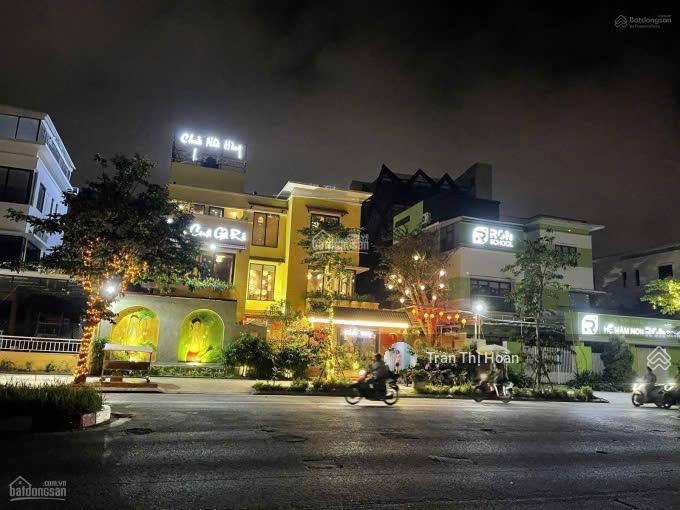 Bán biệt thự mặt phố nguyễn xuân khoát được tự xây và thiết kế 425m2, mặt tiền 20m giá tốt