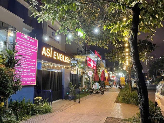 Bán biệt thự mặt phố nguyễn xuân khoát được tự xây và thiết kế 425m2, mặt tiền 20m giá tốt