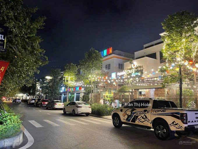 Bán biệt thự mặt phố nguyễn xuân khoát được tự xây và thiết kế 425m2, mặt tiền 20m giá tốt