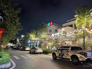 Bán biệt thự mặt phố nguyễn xuân khoát được tự xây và thiết kế 425m2, mặt tiền 20m giá tốt