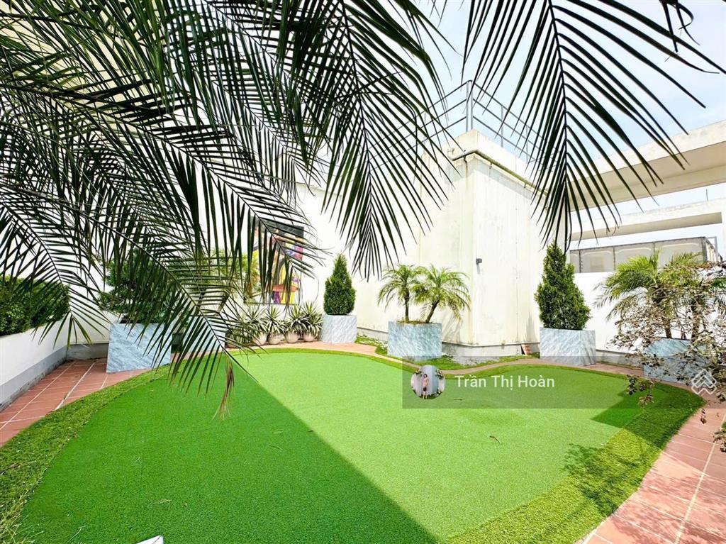 Hiếm bán nhanh penthouse kosmo tây hồ 350m2 view hồ tây full nội thất, giá thoả thuận. 0977 434 ***