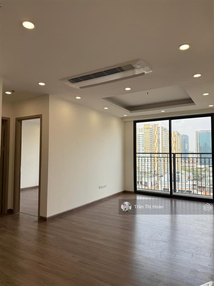 Em cần bán gấp căn 2 ngủ chung cư handico 33 lê văn lương giá rẻ nhất thị trường.0979 343 ***