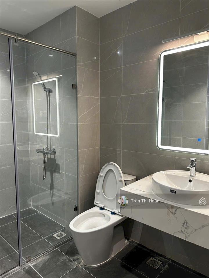 Em cần bán gấp căn 2 ngủ chung cư handico 33 lê văn lương giá rẻ nhất thị trường.0979 343 ***