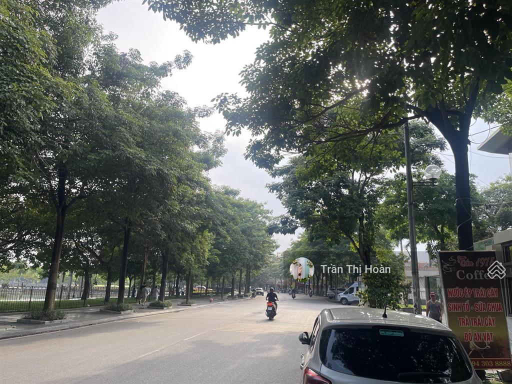 Chính chủ cần bán bt view hồ thành phố giao lưu, chỉ 4xxtr/m2, kinh doanh sầm uất. 0977 434 ***