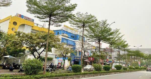 Chính chủ cho thuê biệt thự bt1 ngoại giao đoàn, mặt phố nguyễn xuân khoát 390m2 giá tt