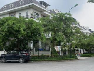 Chính chủ cho thuê biệt thự , khu c ciputra, lô góc 220m2 hoàn thiện giá 65tr/tháng. 0977 434 ***