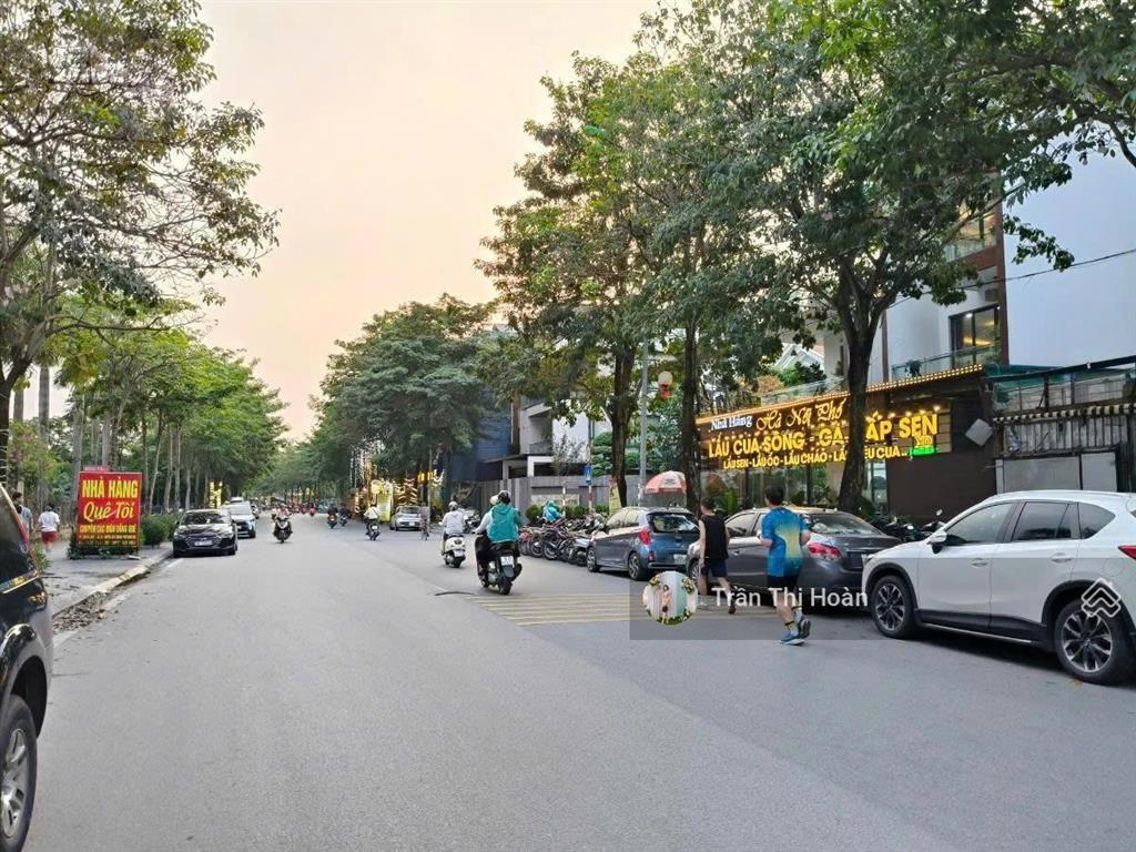 Cần cho thuê gấp biệt thự 2 mặt tiền thành phố giao lưu phù hợp làm văn phòng, cafe