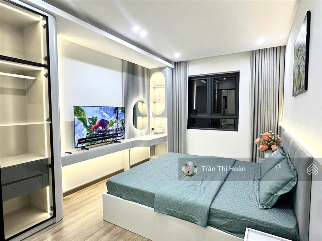 Chính chủ cần bán cắt lỗ sâu 2 tỷ căn góc 3 ngủ chung cư 17t1 trung hòa, cầu giấy full nội thất