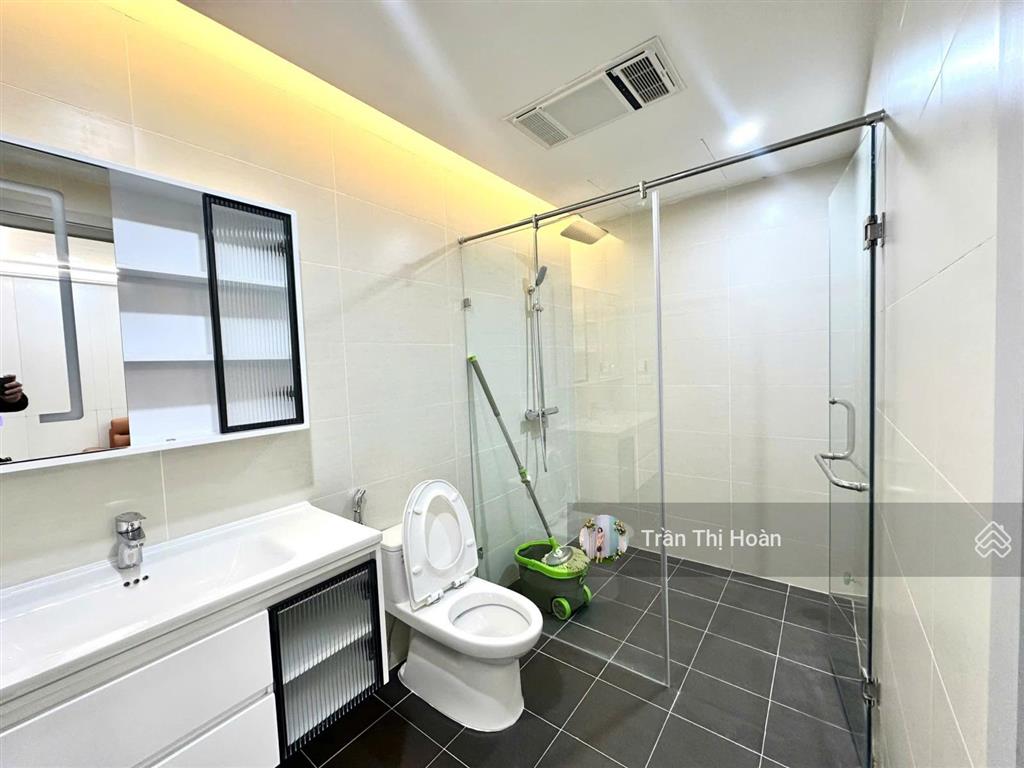 Cắt lỗ 2 tỷ bán nhanh căn góc 3pn full nội thất tòa 17t1 hoàng đạo thúy 119m2 giá chỉ 10,5 tỷ.