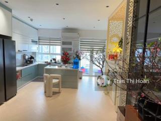 Bán chung cư 165 thái hà căn góc 3pn giá chỉ 93tr/m2 tỷ full nội thất.  0977 434 ***
