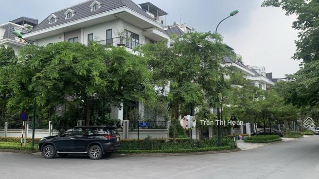 Cần bán biệt thự k6 ciputra view trực diện hồ và công viên 65ha. 396m2 mt12m giá tốt 0977 434 ***