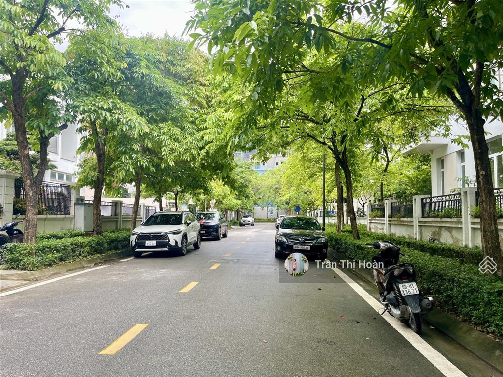 Cần bán biệt thự k6 ciputra view trực diện hồ và công viên 65ha. 396m2 mt12m giá tốt 0977 434 ***