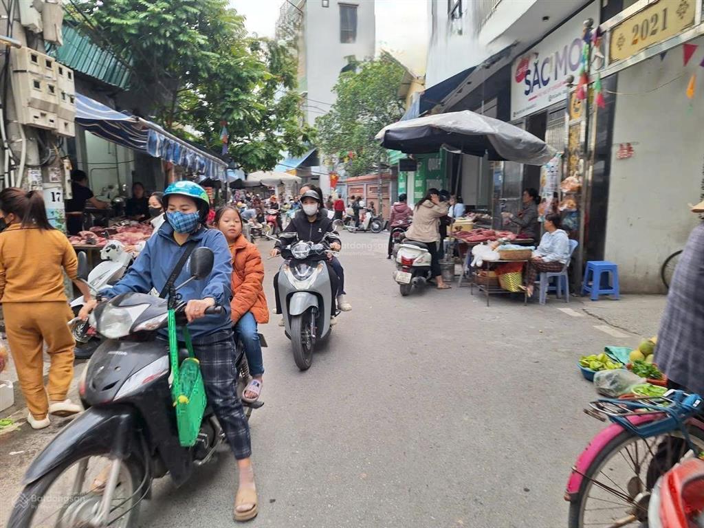 Chính chủ bán căn nhà dân xây 46m2x4 tầng tại lai xá, cách quốc lộ 32 chỉ 60m, ô tô đỗ cửa, kề chợ