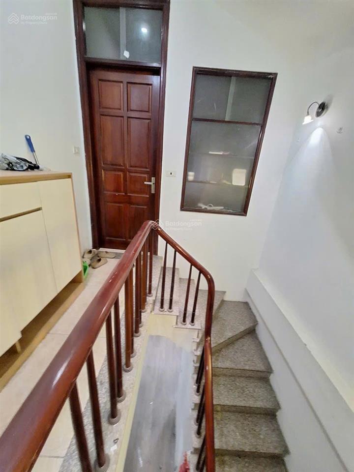 Chính chủ bán căn nhà dân xây 46m2x4 tầng tại lai xá, cách quốc lộ 32 chỉ 60m, ô tô đỗ cửa, kề chợ