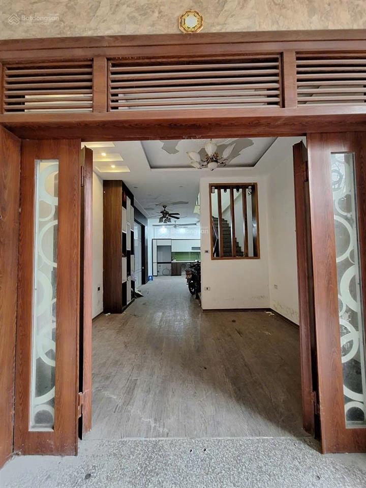 Chính chủ bán căn nhà dân xây 46m2x4 tầng tại lai xá, cách quốc lộ 32 chỉ 60m, ô tô đỗ cửa, kề chợ